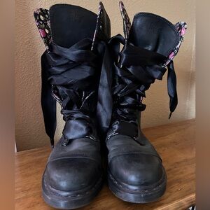 Dr. Martens Triumph 1914 Floral Boots - Size 10 US